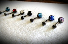 עגילים לטבור בננה טיטניום שחור